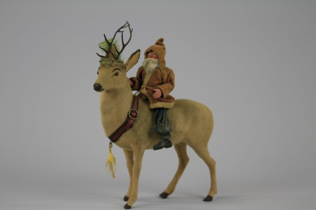 SANTA RIDING REINDEER CANDY