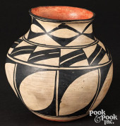 SANTO DOMINGO INDIAN POTTERY O