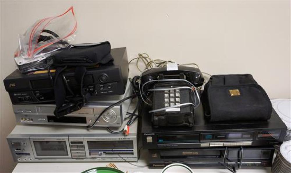 SANYO CASSETTE DECK, FOUR VHS