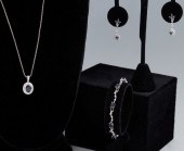 SAPPHIRE AND DIAMOND JEWELRY B