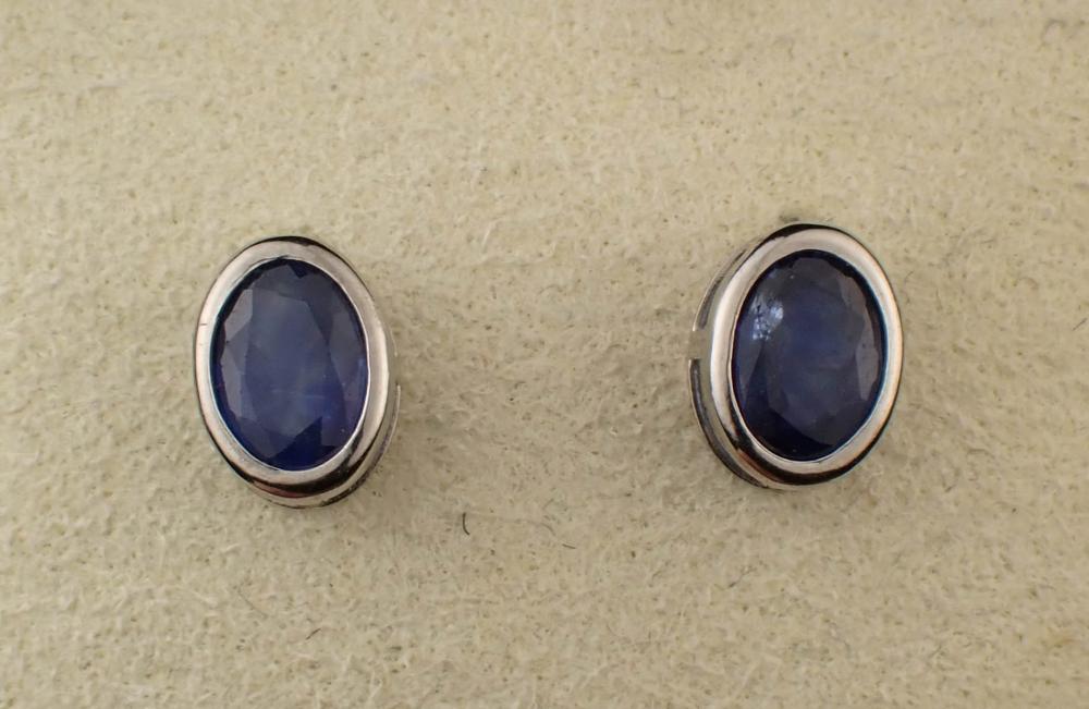 SAPPHIRE AND FOURTEEN KARAT GOLD