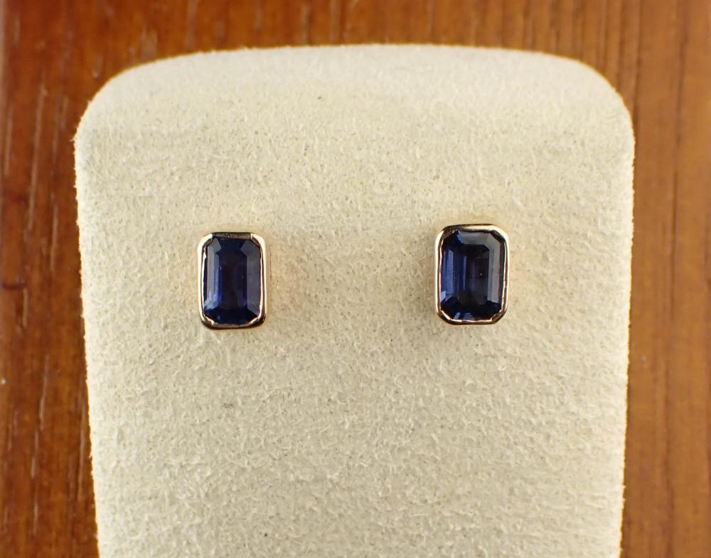 SAPPHIRE AND FOURTEEN KARAT GOLD