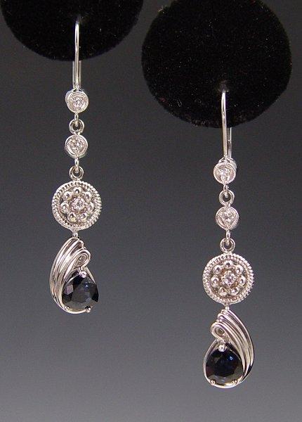 SAPPHIRE EARRINGS WITH A SPRINKLE