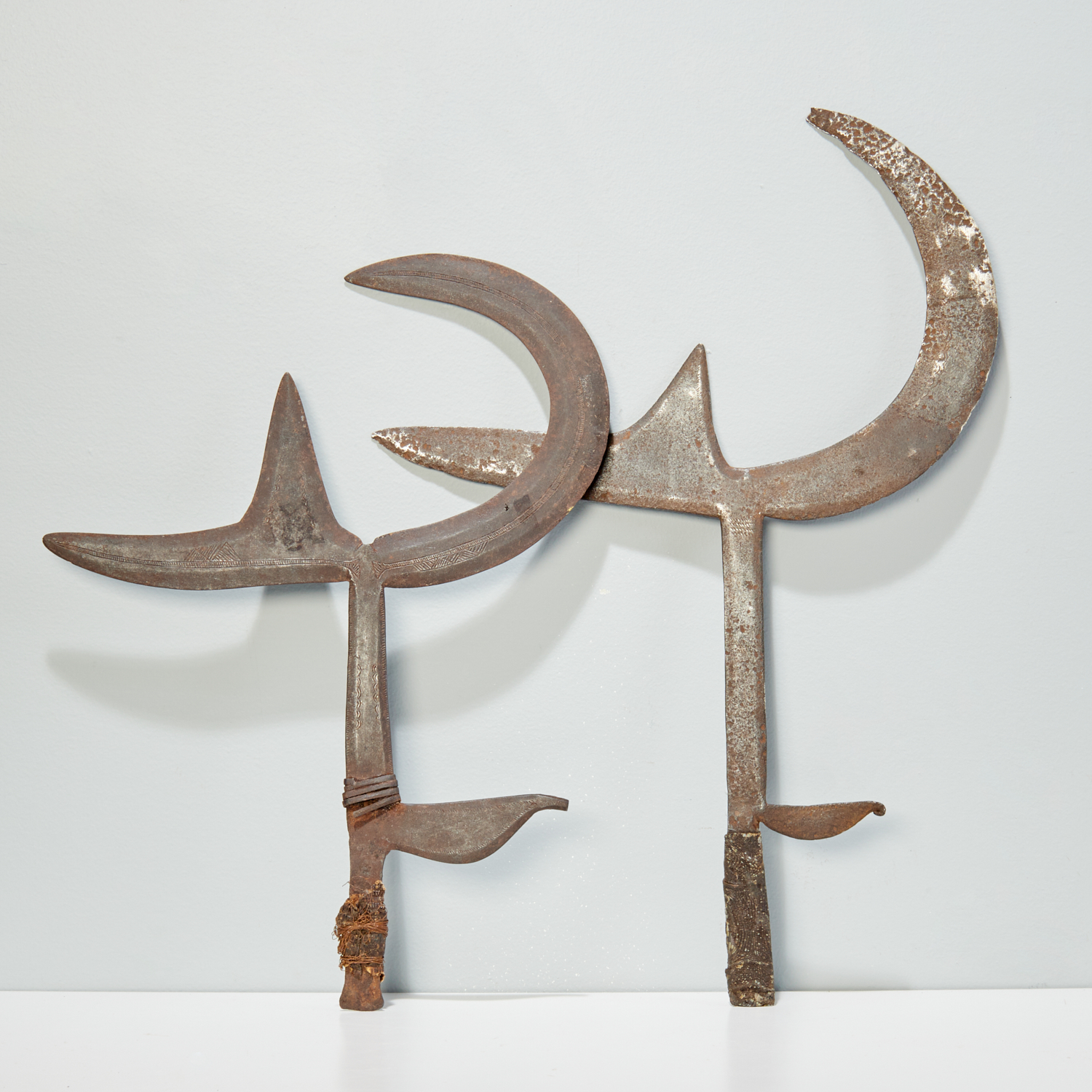 SARA PEOPLES, (2)  THROWING KNIVES,