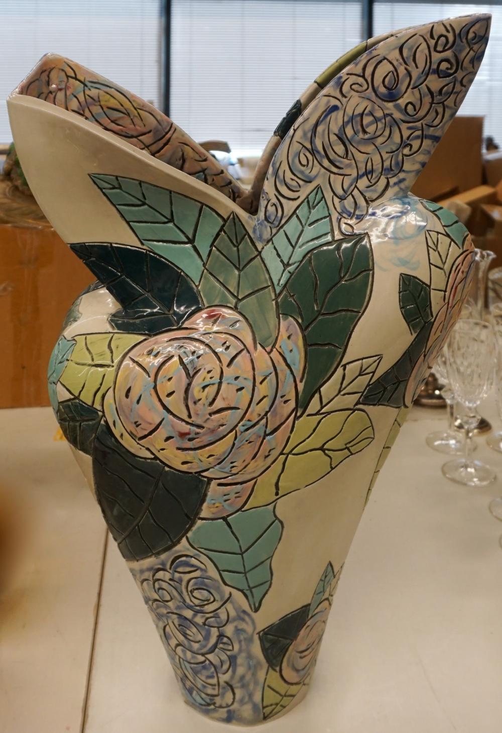 SARI WALNICK ART POTTERY FLARED LIP