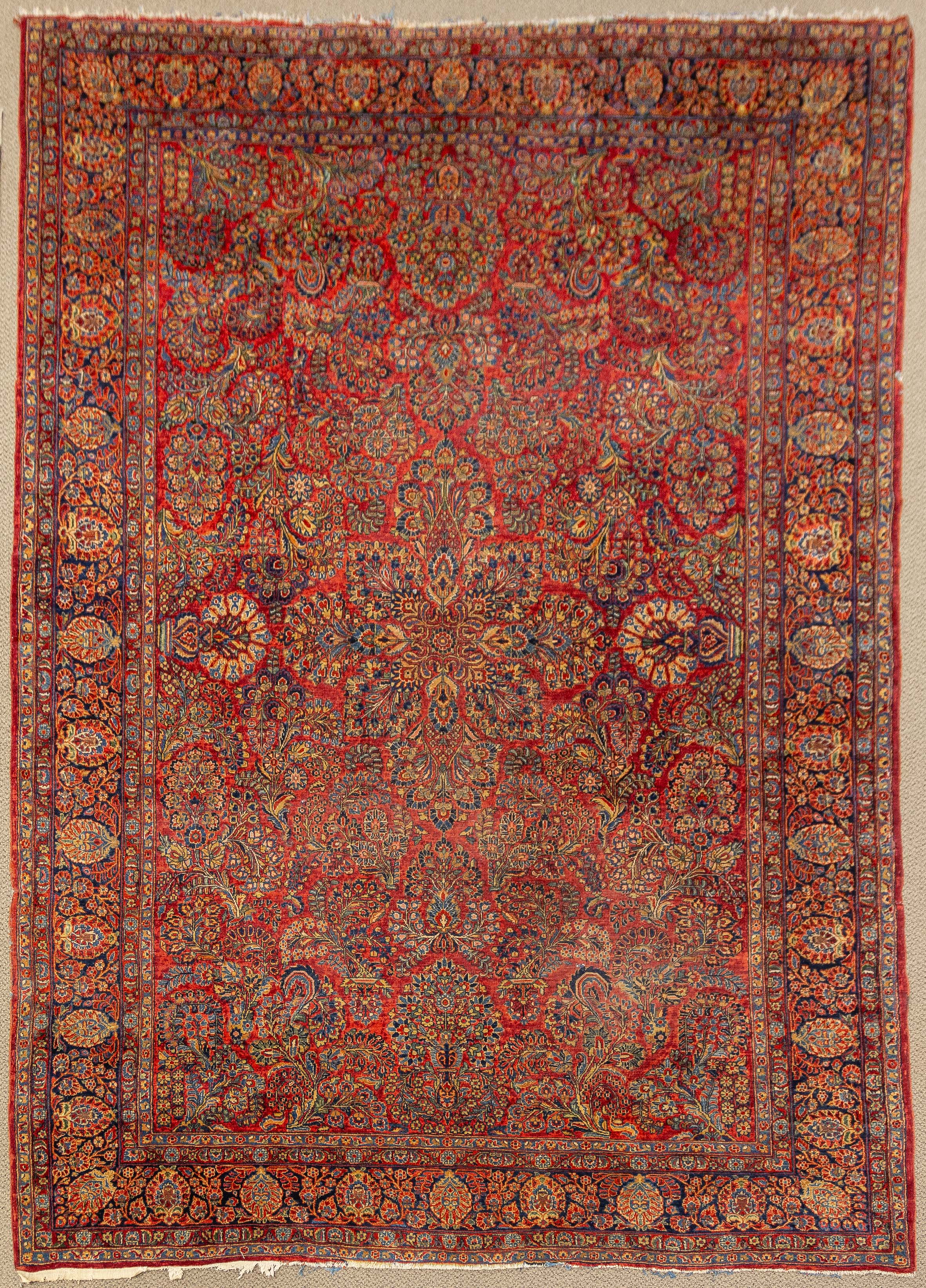 SAROUK ORIENTAL RUG Circa 1930.