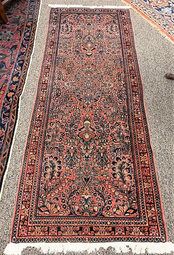 SAROUK ORIENTAL RUNNER HAVING