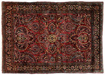 Sarouk rug, repeating floral