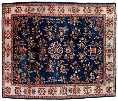 Sarouk rug, repeating floral