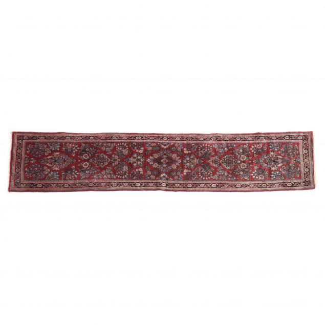 SAROUK RUNNER Red field with