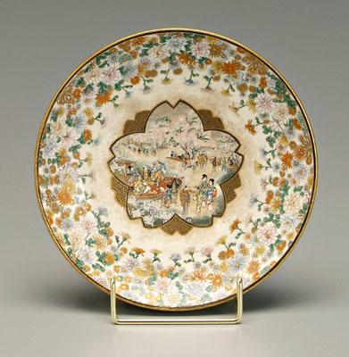 Satsuma plate, figures viewing