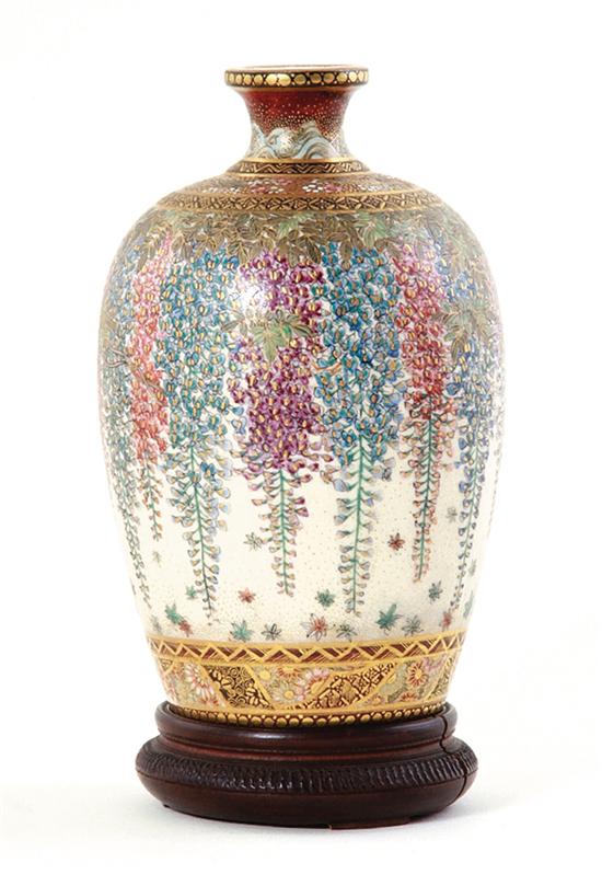 Satsuma vase Kinkozan school