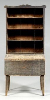 Savannah plantation desk and b