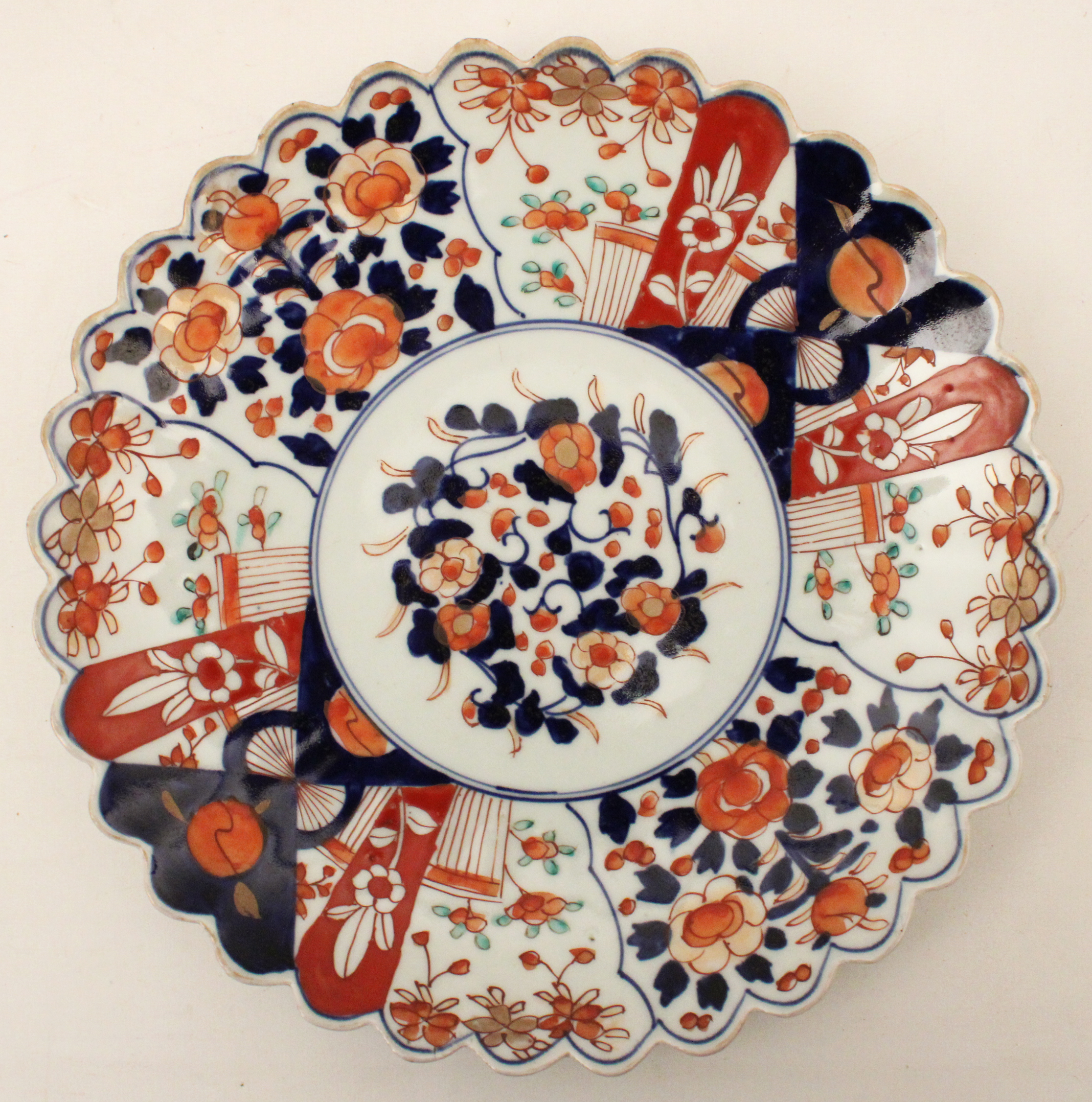 SCALLOPED SHAPED JAPANESE IMARI 12"