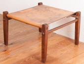 SCANDINAVIAN MINIMALIST LEATHE