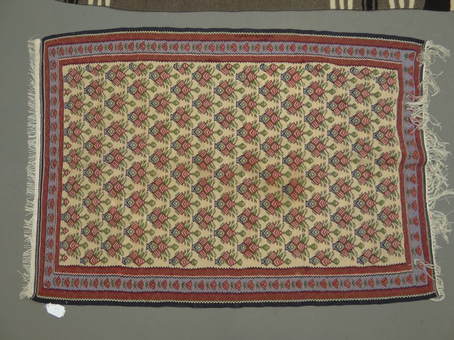 Scatter rug. 42'' x 60''.