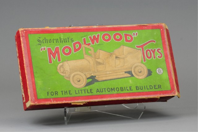 SCHOENHUT BOXED MODLWOOD SET