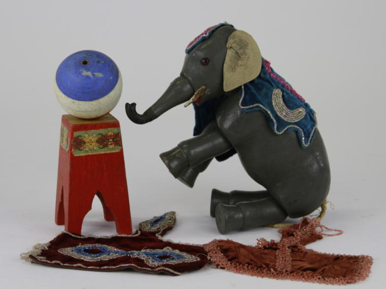 SCHOENHUT ELEPHANT Glass eyes