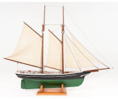 SCHOONER POND MODEL<br>Large t