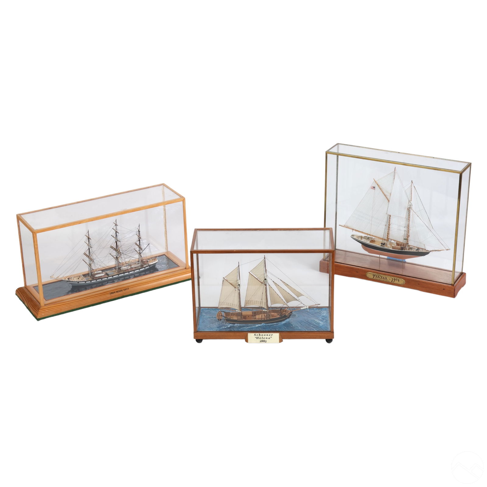 SCHOONER SAIL BOAT SHIP MODEL IN