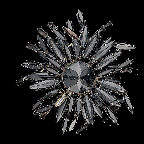 Schreiner NY Brooch A black