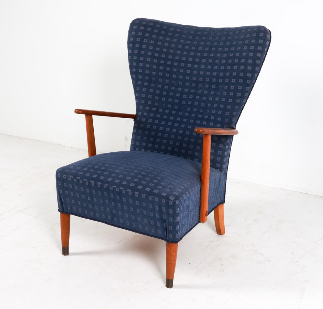 SCHUBELL & MADSEN OAK LOUNGE