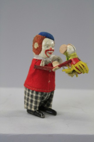 SCHUCO CLOWN DANCING WITH MOUSE