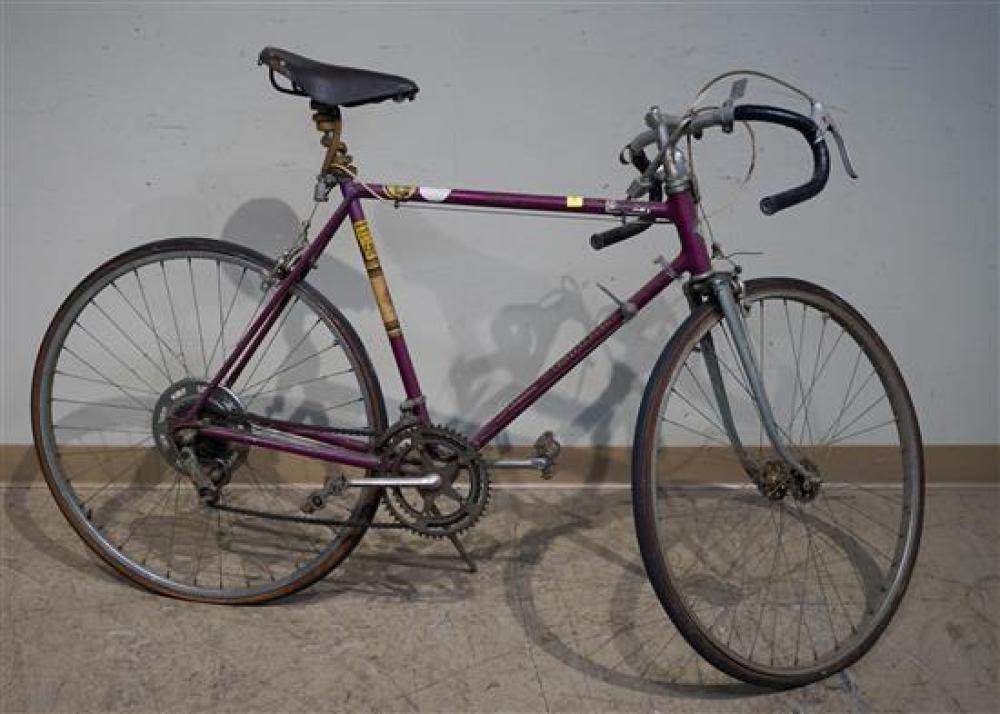 SCHWINN CONTINENTAL BICYCLE (TIRE