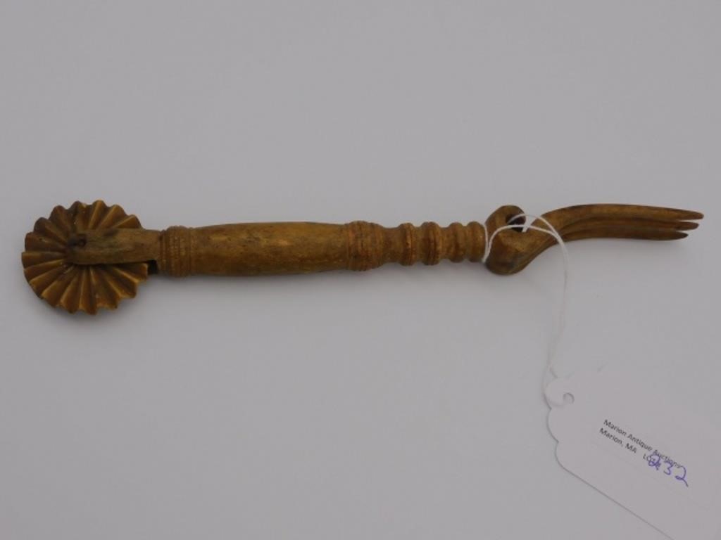 SCRIMSHAW SAILOR MADE JAGGING WHEEL
