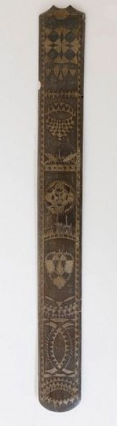 SCRIMSHAWED BALEEN BUSK, CIRCA