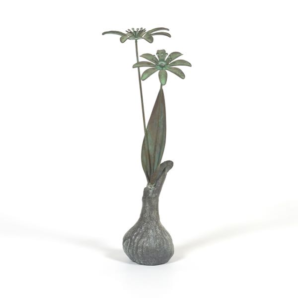 SCULPTURE OF A BLOOMING
