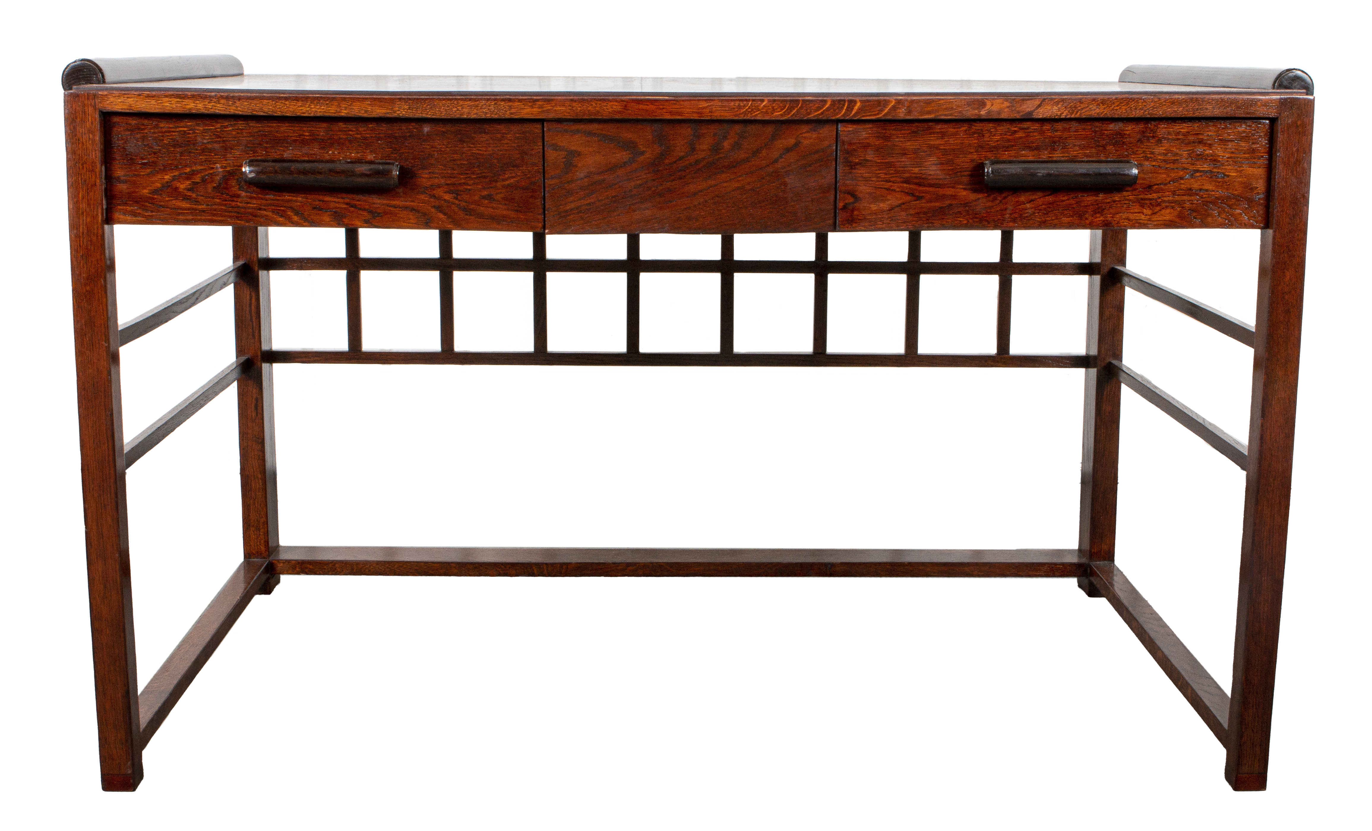 SECESSIONIST MANNER OAK WRITING
