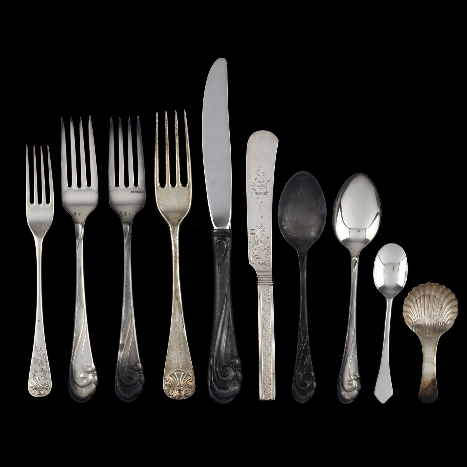 SELECTION OF AMERICAN FLATWARE BY