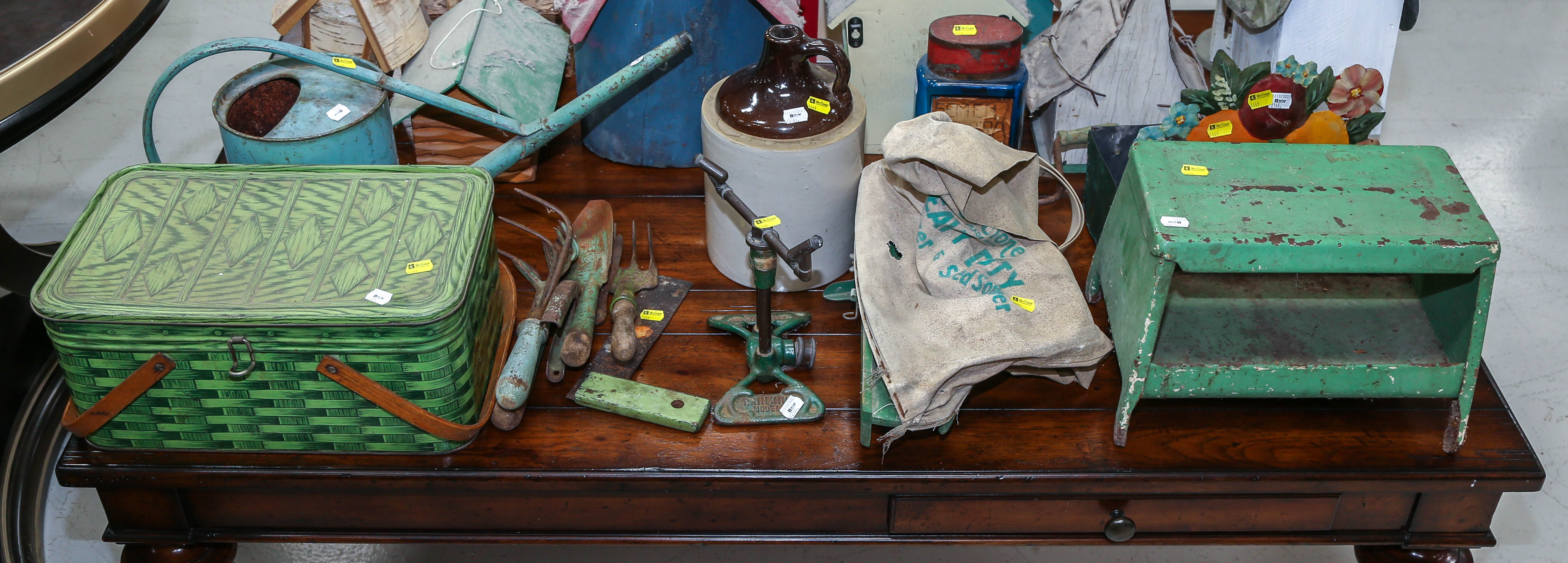 SELECTION OF ANTIQUE GARDEN &