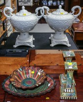 SELECTION OF CERAMIC DECORATIO