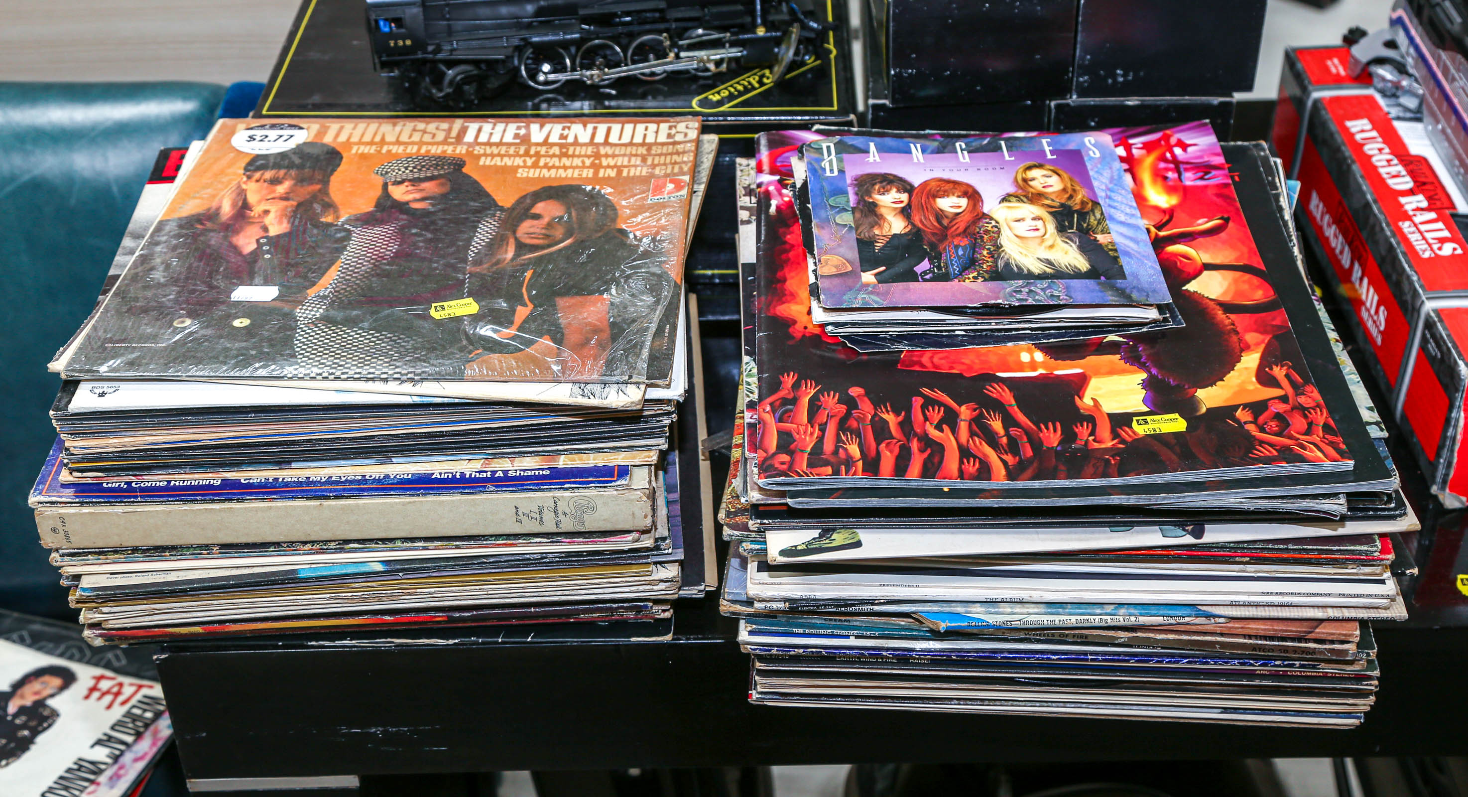 SELECTION OF CLASSIC ROCK 'N ROLL