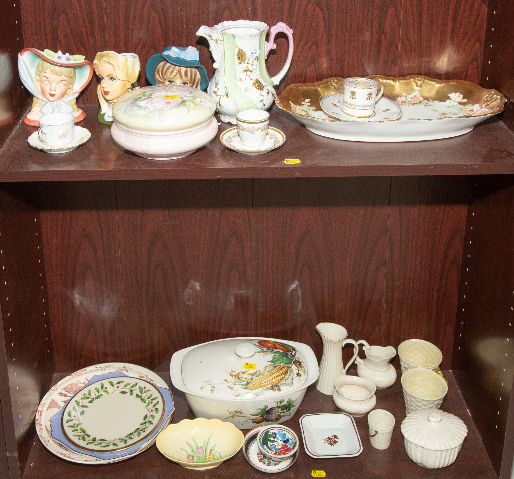 SELECTION OF DECORATIVE &