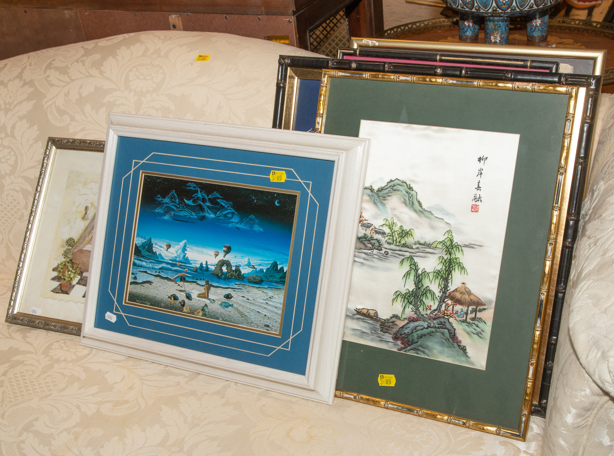 SELECTION OF DECORATIVE FRAMED