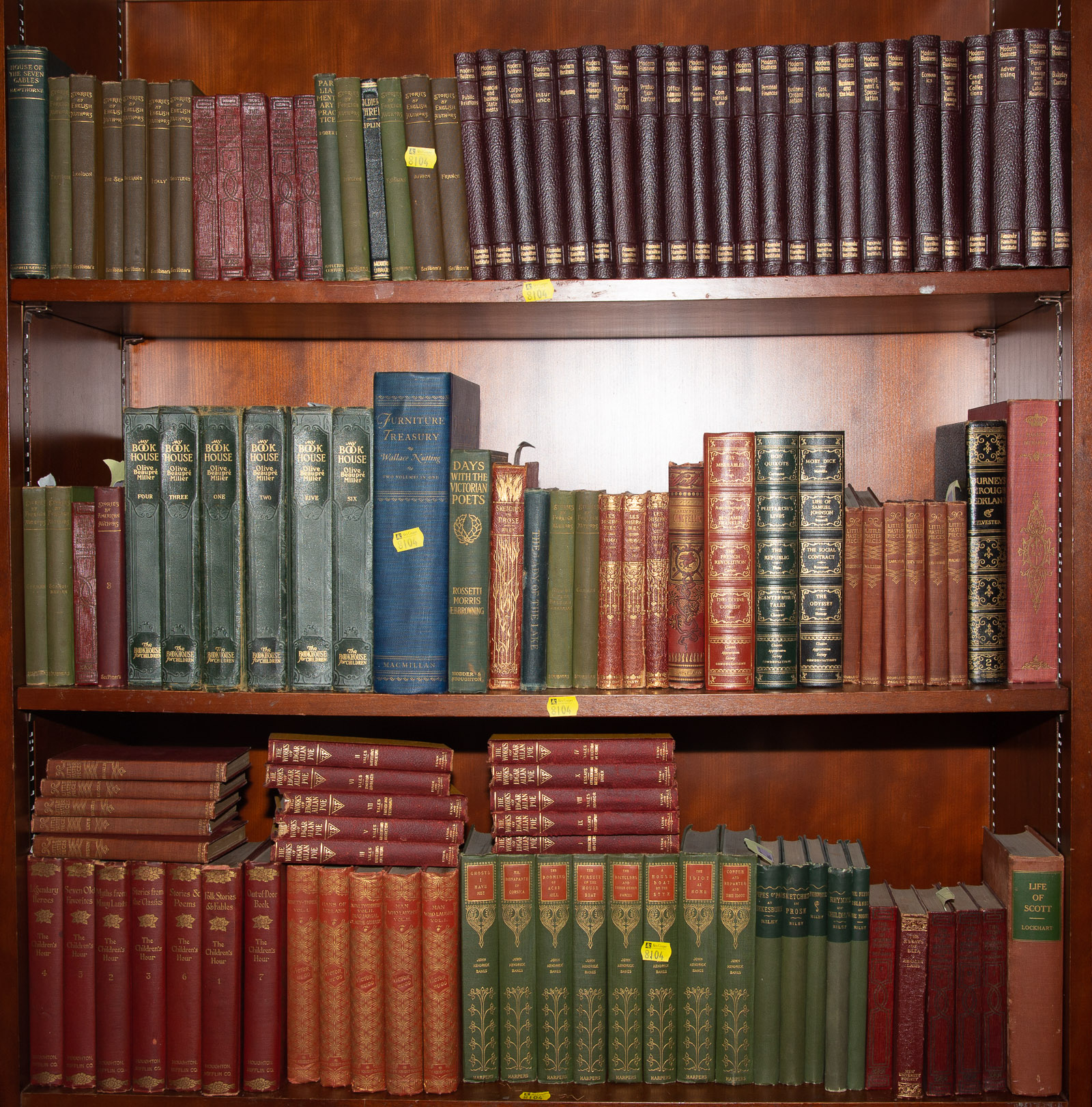 SELECTION OF DECORATIVE SETS &