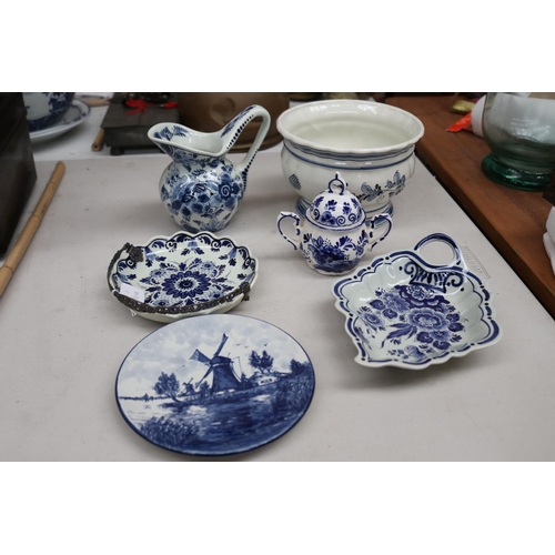 Selection of Delft blue and white