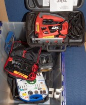 SELECTION OF DREMEL TOOLS & AC