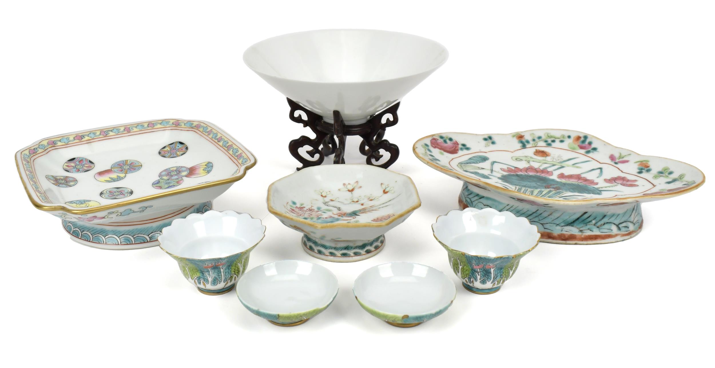 SELECTION OF EIGHT PEICES CHINESE