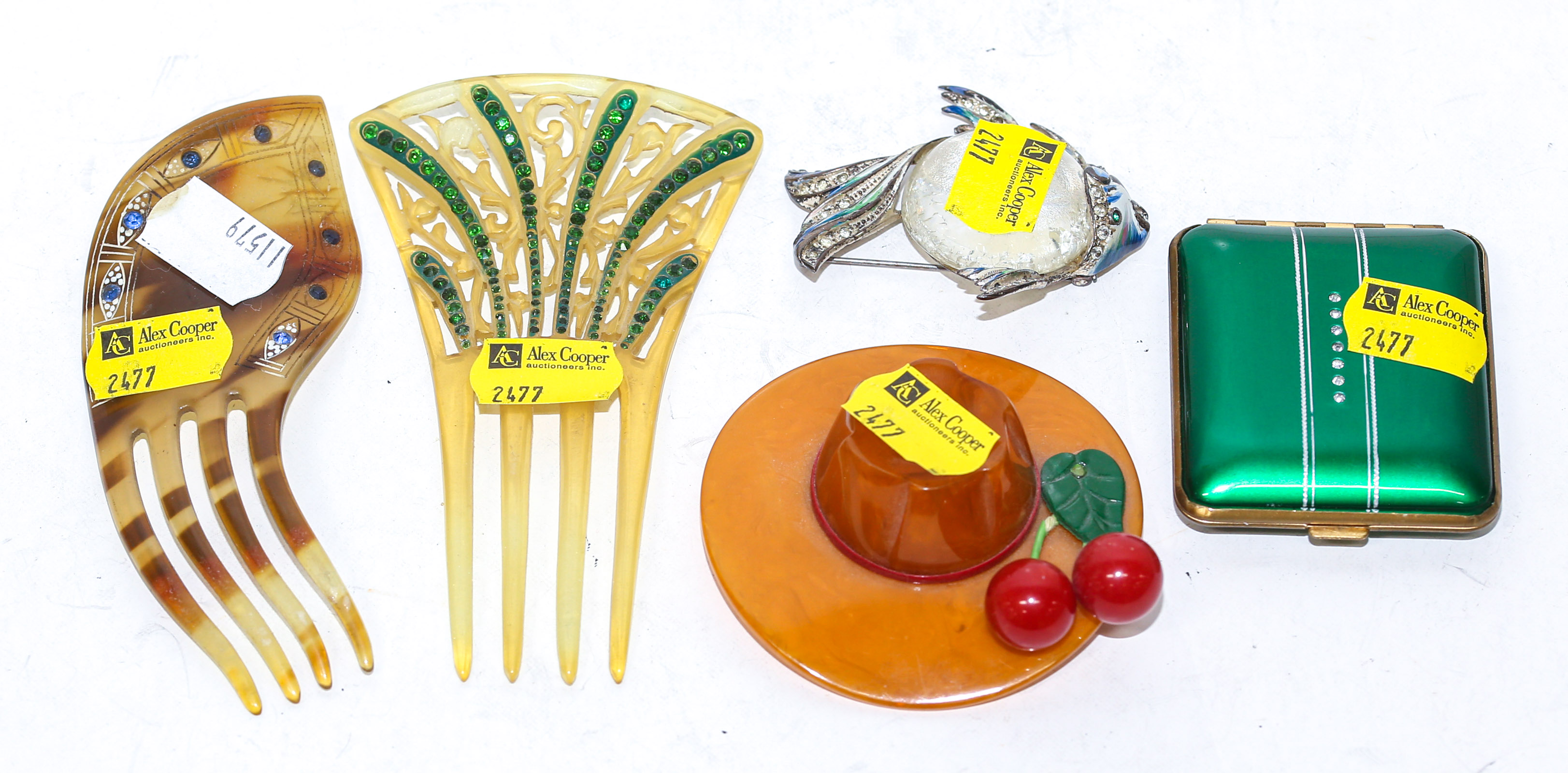 SELECTION OF HAIR PINS, COMPACTS, &