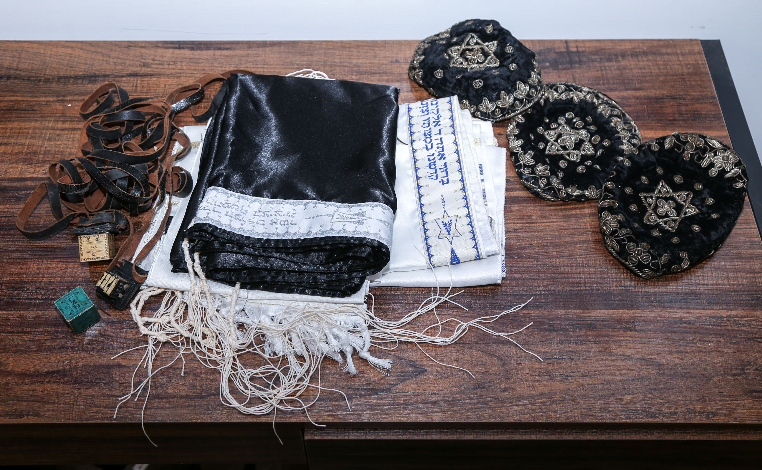 SELECTION OF JUDAICA Including