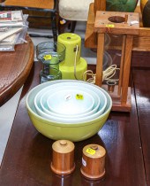 SELECTION OF MID-CENTURY DECOR