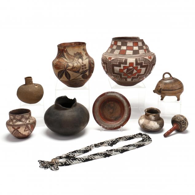 SELECTION OF VINTAGE ARTICLES