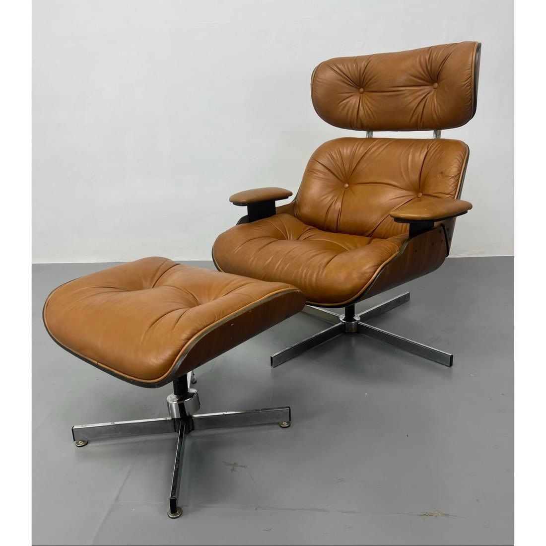 SELIG 2pc American Modern Walnut