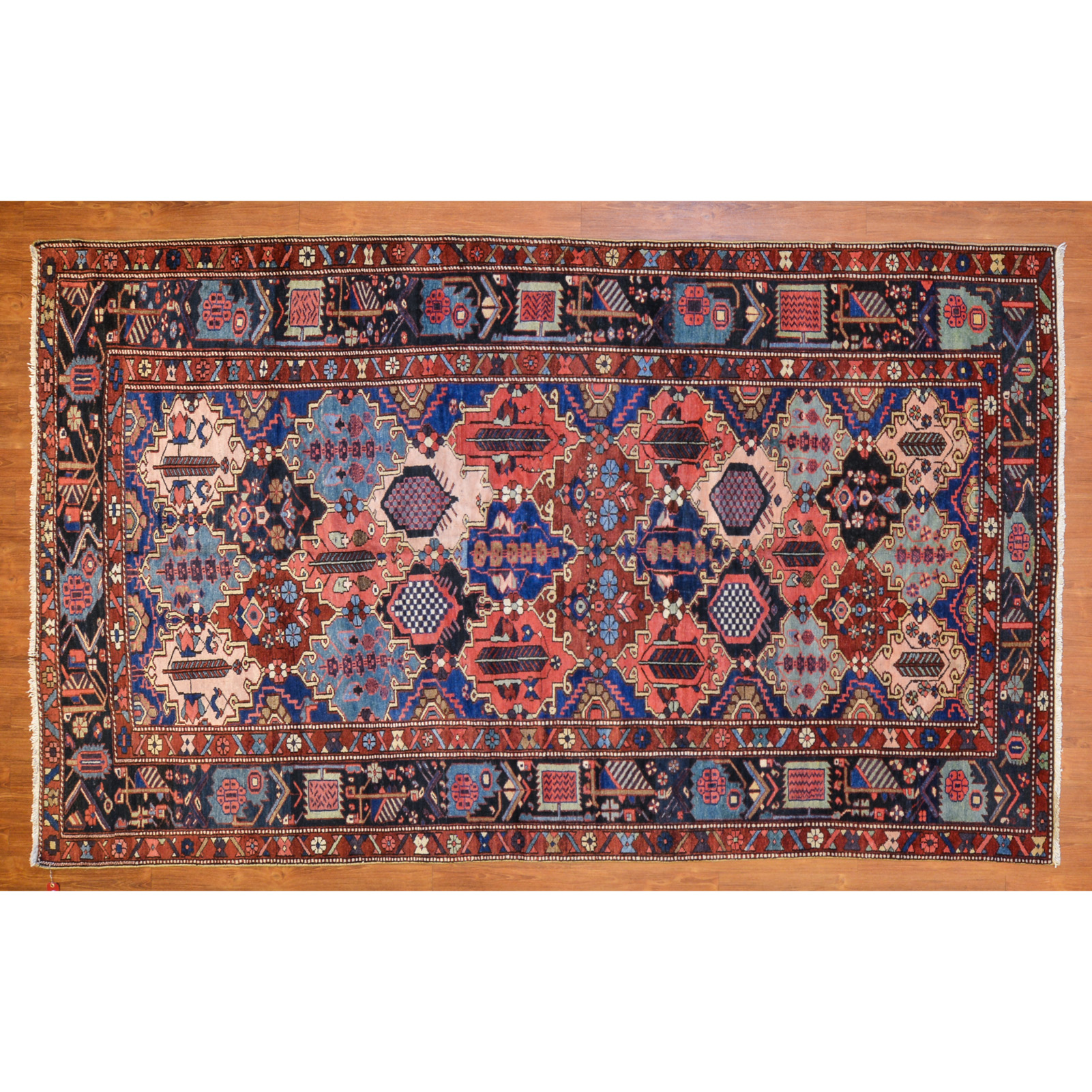 SEMI-ANTIQUE BAHKTIARI RUG, PERSIA,