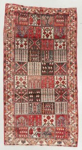 SEMI-ANTIQUE BAKTIARI RUG, PER