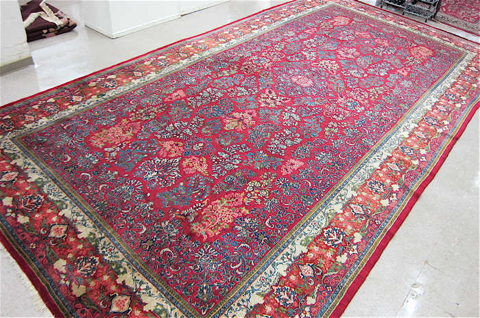SEMI-ANTIQUE PERSIAN SAROUK